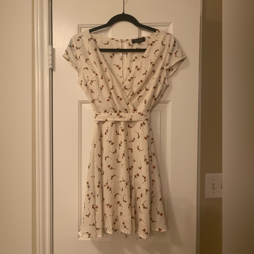 Trixxi Clothing Company Cream & Brown Floral Wrap Dress Size S